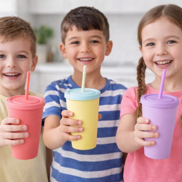 كوباية 500 ملي بغطاء محكم الغلق وشاليموه لشرب المياة والعصائرالمثلجة