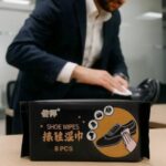 مناديل مبللة لتنظيف وتلميع الأحذية مكون من 8 مناديل