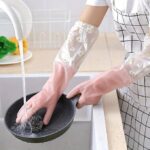 ⁦جوانتي كوع وتربروف بتصميم الزهور قابل لإعادة الاستخدام لتنظيف الأطباق والأعمال التنظيفية للمنزل⁩ - الصورة ⁦5⁩