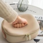 ⁦شنطة ميك اب وتربروف مقسمة من الداخل مناسبة للسفر⁩ - الصورة ⁦5⁩