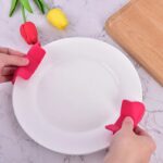 ⁦ماسك سيليكون لحمل الحلل والصواني بتصميم فيونكة عازل للحرارة قطعتين⁩ - الصورة ⁦5⁩