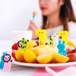⁦طقم شوك فواكه للأطفال بأشكال حيوانات كرتونية للانش بوكس 10 قطع⁩ - الصورة ⁦9⁩